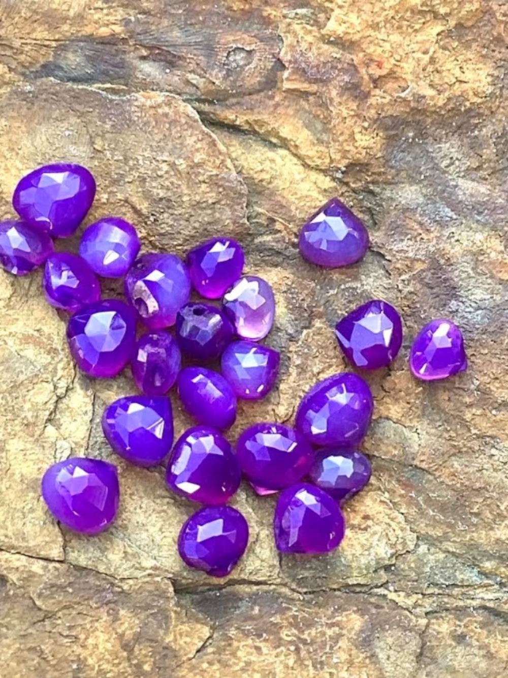 12.75 Carats Purple Chalcedony Beads, NWT, Drilled, 3-4mm
